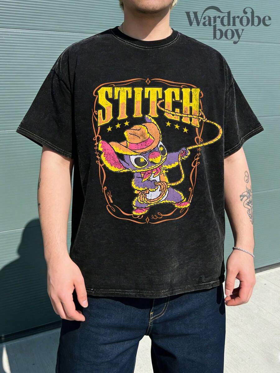 Disney 1PC Authorized Washed Cotton Short Sleeved Printed T-Shirt, Cartoon Stitch Pattern Washed Cotton Short Sleeved Printed T-Shirt, Very Suitable For Family Travel And Vacation. This Is A New 2026 Short Sleeved T-Shirt, An Ideal Choice For Mother's Day, Suitable For Both Men And Women. Made Of High-Quality Pure Cotton, Comfortable And Breathable All Year Round. Exquisite Design Is The Preferred Gift - 黑色 - 查看 1