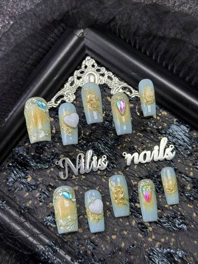 10pcs Square Acrylic Nail Kit, Mint Blue Nails, Warm Gold Fine Glitter Tie Dye, Golden Glitter Cat Eyes, Hand Drawn Gold Foil Glue Outlining Asymmetrical Winding Textures, Simulating Vine Or Gilded Patterns, White Grid Pattern Three-Dimensional Heart&Blue Droplet Shaped Diamond&Iridescent Droplet Shaped Iridescent Diamond And Other Nail Accessories Accessories.