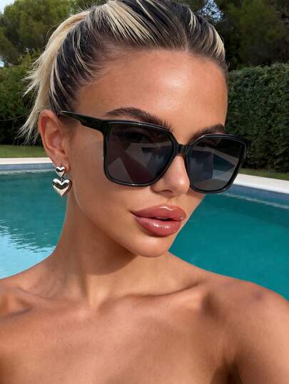 1 paire de lunettes de soleil unisexes à monture carrée noire, essentielles pour les festivals de musique Y2K, les vacances à la plage, les activités de plein air, les voyages. Convient comme accessoire de plage, lunettes, cadeau de la Saint-Valentin, vacances à la plage, extérieur, voyage