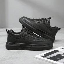 Tenis para hombre y zapatos para hombre casuales de moda urbana estilo coreano, sneakers de plataforma con suela gruesa de goma antideslizante y material EVA, calzado deportivo de PU resistente con cordones y texturizados geométricos, tenis cómodos transpirables y ligeros de gran calidad para uso diario, calzado masculino versátil y elegante. - Negro - Ver 1