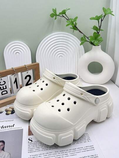 Women's EVA Non-Slip Soft Thick-Soled Sandals With Cartoon Accessories, Suitable For Vacation, Casual Gatherings, And All Indoor And Outdoor Occasions, Providing A Fashionable And Comfortable Wearing Experience