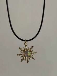 女士复古油滴花朵太阳吊坠项链，配皮绳 - 彩色 - 查看 12