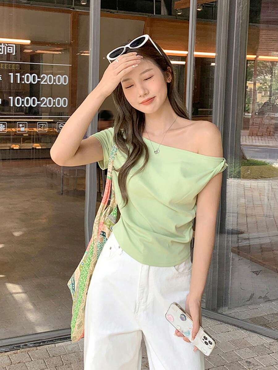 Áo thun ngắn tay bất đối xứng kiểu dáng mùa xuân mới về dành cho nữ, áo croptop dệt kim màu xanh bạc hà thanh lịch ôm sát người kiểu dáng mùa hè. - màu xanh lá - Xem 1