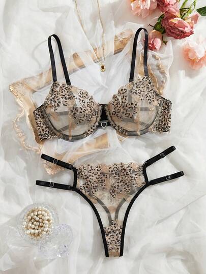 Bộ đồ lót gợi cảm 2 món dành cho nữ, áo ngực thêu hoa và quần lót lưới xuyên thấu với họa tiết trái tim đính pha lê, đồ ngủ quyến rũ, quà tặng ngày Valentine, đồ dự tiệc câu lạc bộ.