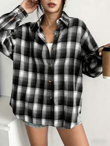 大码女式格子长袖衬衫，秋季必备休闲优雅单品。优雅格子法兰绒修身衬衫 - 长袖，纽扣开襟，休闲时尚上衣，可机洗，黑白配色，百搭外套 | 翻领设计 | 柔软质感面料，春季必备 - 黑與白 - 查看 1