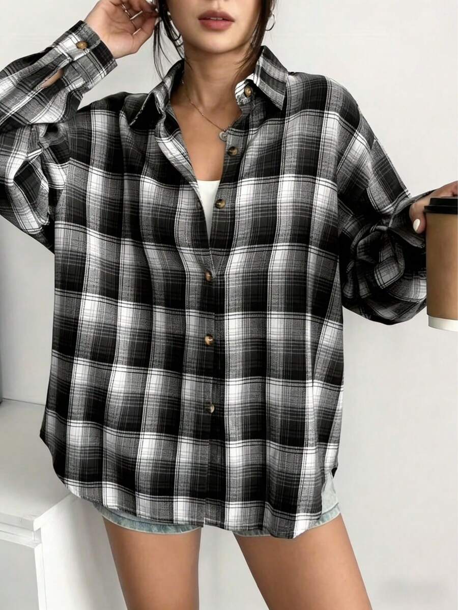 大码女式格子长袖衬衫，秋季必备休闲优雅单品。优雅格子法兰绒修身衬衫 - 长袖，纽扣开襟，休闲时尚上衣，可机洗，黑白配色，百搭外套 | 翻领设计 | 柔软质感面料，春季必备 - 黑與白 - 查看 1