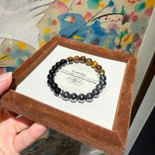 一套9条神奇水晶手链，象征着和平、财富、繁荣、友谊、好运、爱情和守护。水晶珠带来乐观积极、自信和力量，弹性手链，适合作为送给男友/女友的礼物。 - 多色 - 查看 16