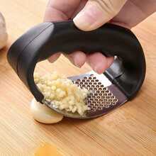 1pc Manual Garlic Press, Durable And Easy To Clean Kitchen Tool, Quickly And Effectively Presses Garlic, Convenient And Hygienic - Black - View 5