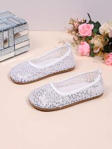 1 đôi giày bệt màu trắng cho bé gái sơ sinh/trẻ nhỏ, chất liệu lưới trong suốt + sequin bạc lấp lánh, mũi tròn, đế nông, mềm mại, chống trơn trượt, kiểu dáng slip-on, thời trang, thanh lịch, phá cách, dễ thương, đính pha lê, phù hợp cho sinh hoạt hàng ngày, kỳ nghỉ, tiệc tùng, mọi mùa. - trắng - Xem 3