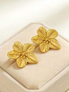 A Pair Of Exquisite Female Flower Shaped Pendant Earrings, Thick Golden Female Earrings, 14K Gold Plated Stainless Steel Earrings - Free Of Nickel, Lightweight, And Low Allergenicity. The Elegant Earrings With A Lady Like Style, The Irregularly Designed Floral Earrings, Fashionable Jewelry For Summer, Beach Vacation Large Flower Earrings, Are The Best GiftsFor Ladies/Girls. - Gold - View 5