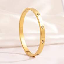 Bộ 5 chiếc vòng tay bằng thép không gỉ kiểu dáng tối giản thanh lịch, đính đá Zirconia, trang trí bằng những ngôi sao lấp lánh sang trọng, phụ kiện cao cấp dành cho nữ. - Vàng - Xem 10