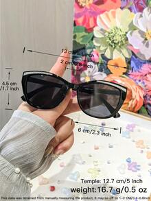 1 chiếc kính thời trang cho bé gái 4-8 tuổi, thiết kế mắt mèo lấp lánh, kiểu dáng công chúa đáng yêu, hoàn hảo làm quà tặng sinh nhật, quà tặng ngày lễ và sử dụng quanh năm. Kèm hộp đựng kính. - Nhiều màu - Xem 9