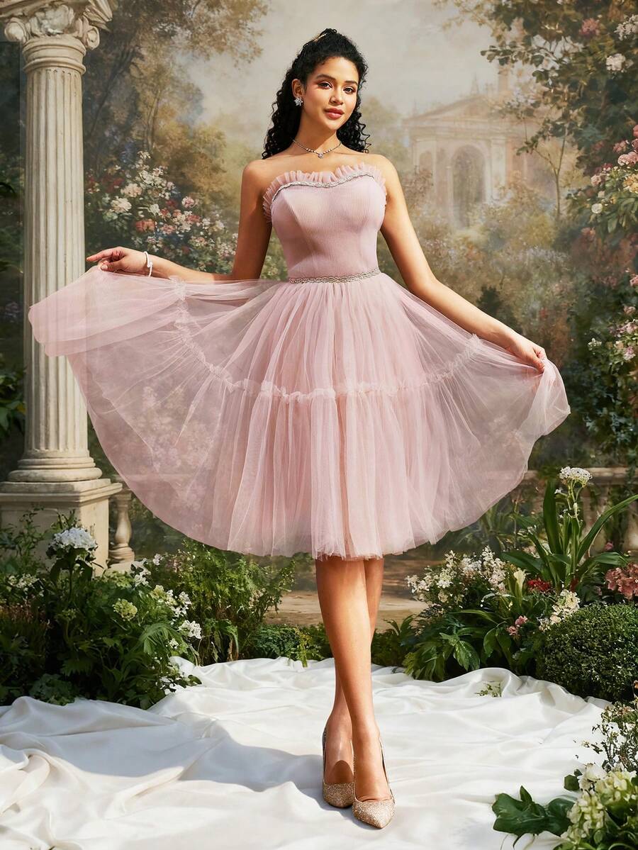 Đầm dạ hội VIPGIRL màu hồng phấn lãng mạn, không dây vai, chất liệu voan, dài đến đầu gối, có chi tiết bèo nhún, thích hợp cho nữ dự tiệc prom, dạ hội, lễ phục, thanh lịch và quyến rũ. - Màu Hồng baby - Xem 1