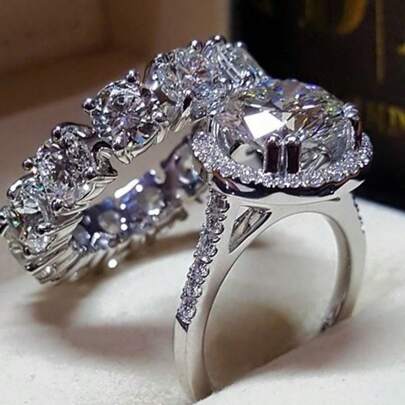 两枚复古装饰艺术风格圆形切割合成白戒指，手工制作，适合作为浪漫订婚/承诺戒指或圣诞礼物。