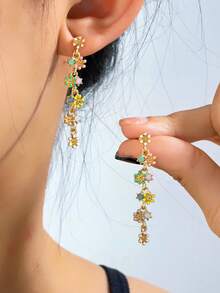 1 Pair Dopamine Flower Sweet Earrings, Mini Delicate Daisy & Sunflower Pendant Earrings - Style 1 - View 1