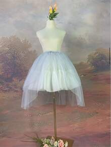 女士不对称下摆叠层半身裙，颜色可选：黑色、白色、浅蓝色、粉色、红色、蓝灰色、香槟色，前短后长鱼尾裙，不规则蓬蓬裙，飘逸演出服，双层网纱长裙，连体围裙裙，洛丽塔薄纱叠层半身裙，系腰双层荷叶边叠层半身裙，适合婚礼、派对、演出、新娘、伴娘、舞台表演、角色扮演、旅行摄影、舞蹈、万圣节服装等场合。 - 彩色 - 查看 11