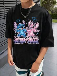Disney 1PC Authorized Cartoon Couple Short Sleeved T-Shirt, Cartoon Stitch Pattern Couple Printed T-Shirt, Perfect For Family Outings And Vacations. This Is A New 2026 Short Sleeved T-Shirt, An Ideal Choice For Mother's Day, Suitable For Both Men And Women. Made Of High-Quality Pure Cotton, Comfortable And Breathable All Year Round. Exquisite Design Is The Preferred Gift - 男人 - 查看 2