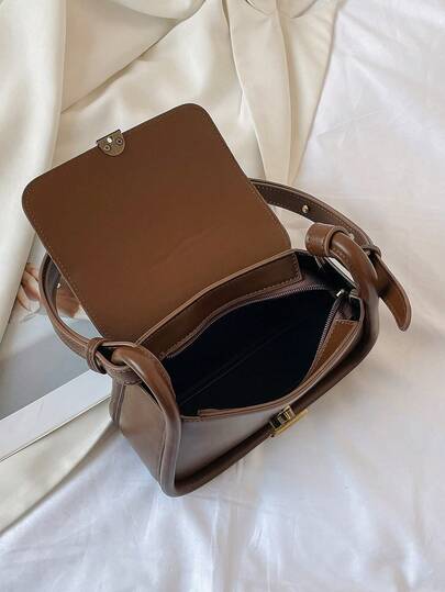 时尚纯色复古简约休闲街头风翻盖百搭优雅女士单肩包