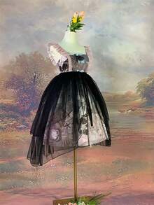 女士不对称下摆叠层半身裙，颜色可选：黑色、白色、浅蓝色、粉色、红色、蓝灰色、香槟色，前短后长鱼尾裙，不规则蓬蓬裙，飘逸演出服，双层网纱长裙，连体围裙裙，洛丽塔薄纱叠层半身裙，系腰双层荷叶边叠层半身裙，适合婚礼、派对、演出、新娘、伴娘、舞台表演、角色扮演、旅行摄影、舞蹈、万圣节服装等场合。 - 彩色 - 查看 3