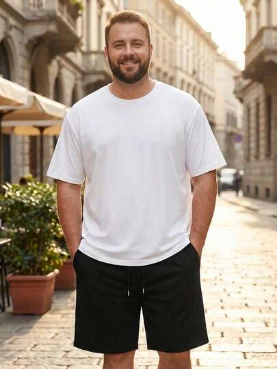 两件套加大码男士时尚街头风休闲短袖T恤短裤套装，适合街头、户外、日常通勤等场合。