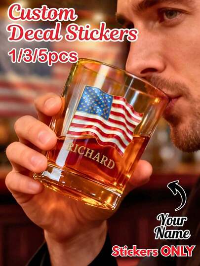 Bộ 1/3/5 miếng dán hình cờ Mỹ tùy chỉnh, chữ viết cá nhân hóa, chất liệu vinyl chống thấm nước chất lượng cao, hoàn hảo cho Ngày của Cha, Ngày Độc lập, Ngày Cựu chiến binh, Sinh nhật, Kỷ niệm, Giáng sinh, Lễ tốt nghiệp, lý tưởng để dán lên ly rượu whisky, cốc, máy tính xách tay, bình nước, cửa sổ xe hơi, hộp dụng cụ và làm quà lưu niệm yêu nước.