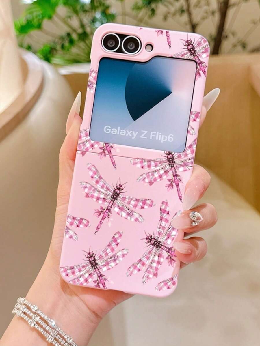 Grid 1pc Fashionable And Simple Skin Feel PC Material Cute And Simple Cute Pink Checkered Little Dragonfly Element Folding Phone Case, Can Protect And Prevent Falling For: SamsungGalaxy Zflip 3/Zflip 4/Zflip 5/Zflip 6/Zflip 7/ Find N3 Flip/ Razr 50 Ultra/ Razr 60 Ultra/ Rallazar 60/ Razr 50/XiaomiMIX Flip/Galaxy Z Flip7 FE - Pink - View 1