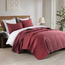 Burgundy Red Queen Size Quilt Set - Soft Microfiber Bedspread with 2 Shams Lightweight and All-Season Geometric Coverlet for Cozy Bedding - Burdeos - Ver 5