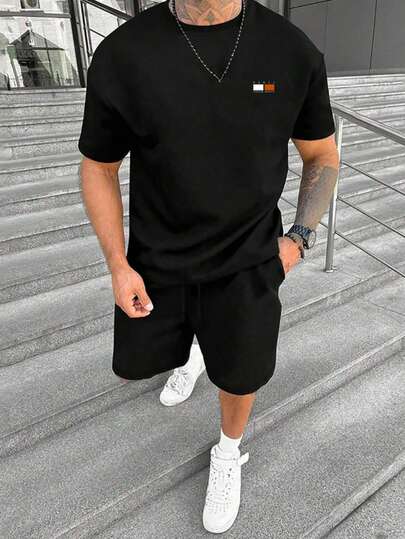 Hombre|002y007|2pc|Chaleco y pantalones cortos con estampado de letras, conjunto informal ideal para el veranoConjunto de atuendo casual masculino con camiseta y shorts negros, perfecto para cualquier ocasión