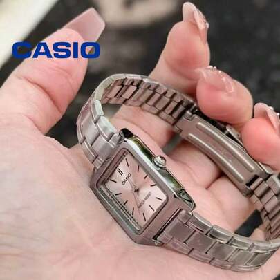 Casio 卡西欧女士时尚长方形腕表，粉色表盘搭配钢表带，优雅的办公正装腕表，纤薄7.5毫米表壳，适合职场和日常通勤 LLTP-V007D-4E