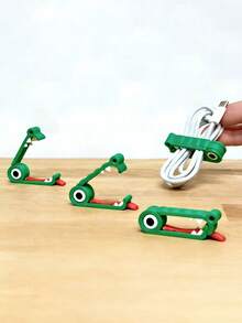 3D Cute Crocodile Shaped Portable Travel Essential Cable Organizer Clip, Universal Earphone Line Tidy Clip For Home, Office, Car, Mini Creative Cartoon Cable Management Accessory, Durable Space-Saving Charging Cable Organizer - Green - View 2