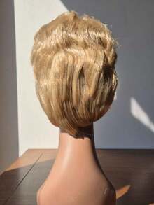 Peluca Corta Rubia Hombre Mujur 70S 80s Cosplay/chistosas//peinados/halloween/pelo corto/natural pelucas 26in Ideal para fiestas - Dorado - Ver 6