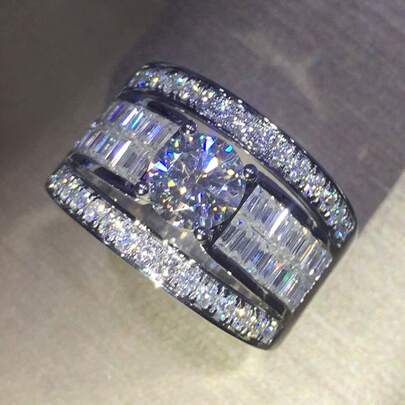 Nhẫn Zirconia trắng tổng hợp lấp lánh, thanh lịch, thích hợp làm trang sức đính hôn hoặc món quà tinh tế cho các dịp lễ hội.