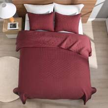 Burgundy Red Queen Size Quilt Set - Soft Microfiber Bedspread with 2 Shams Lightweight and All-Season Geometric Coverlet for Cozy Bedding - Burdeos - Ver 6