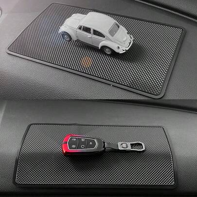 Tấm lót chống trượt/giá đỡ điện thoại/chìa khóa/tấm lót chống trượt 1 mảnh này dành cho bảng điều khiển ô tô có thể giữ điện thoại, chìa khóa, điều khiển từ xa, v.v., giúp bạn dễ dàng cất giữ và cải thiện đáng kể sự tiện lợi khi sử dụng xe. Sản phẩm dễ dàng vệ sinh; chỉ cần lau nhẹ bằng khăn ẩm hoặc rửa sạch bằng nước và để khô tự nhiên.