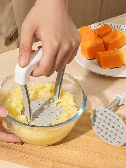 1 cái dụng cụ nghiền khoai tây bằng tay, bằng nhựa bền, dụng cụ nghiền rau củ quả nhà bếp, dụng cụ nghiền hình chữ G, dụng cụ nhà bếp thiết yếu. Máy làm thức ăn nghiền cho trẻ em. Nấu ăn. Dụng cụ nghiền. Đồ dùng nhà bếp thiết yếu. Đồ dùng làm bánh. Đồ gia dụng. Thích hợp cho bộ dụng cụ cắm trại ngoài trời mùa hè, quà tặng Ngày của Cha bao gồm trà, cà phê, v.v., đồ dùng cần thiết cho mùa tựu trường. Lý tưởng cho khoai tây, rau củ và trái cây. Dụng cụ nhà bếp bền bỉ không thể thiếu, thích hợp cho người nội trợ và đầu bếp chuyên nghiệp.