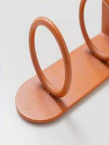 壁挂式牙刷架，无需钻孔，材质耐用，符合人体工学设计，兼具剃须刀收纳架和牙刷收纳架的功能，是浴室和房车浴室的理想之选。这款浴室收纳架节省空间，轻巧易清洁，是小户型和房车用户的理想之选。标准版为塑料材质。 - 黑色 - 查看 3