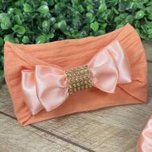 Kit Pantufa e Tiara Faixa de Cabelo para Bebê Recém-Nascido Strass Laços Variados - Pêssego - Visão 3