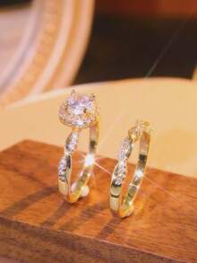 两枚优雅女士戒指，新娘结婚戒指，新颖设计，镶嵌闪亮合成立方氧化锆，结婚订婚周年纪念日生日石戒指，情侣戒指，情人节、母亲节、妇女节送给女性的礼物 - 金色 - 查看 2