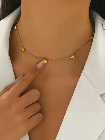 1件不锈钢可爱心形吊坠项链，优雅时尚的镶钻心形项链，性感锁骨项链，适合女性日常佩戴或作为礼物赠送