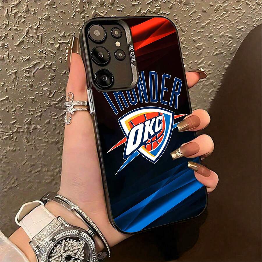 Thunder Team Logo Phone Case-Compatible With Samsung, 12, 13, 14, 15 Pro, 14 Plus, 15, 16 Pro Max, 17, 17 Pro, 17 Pro Max, 17 Air, And 17e. Features TPU Material For Anti-Slip And Drop Protection; Comfortable Design With A Pleasant Feel. 2026 March Madness / Basketball Theme Phone Case-Suitable For Men And Women. - 黑色 - 查看 1
