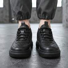 Tenis para hombre y zapatos para hombre casuales de moda urbana estilo coreano, sneakers de plataforma con suela gruesa de goma antideslizante y material EVA, calzado deportivo de PU resistente con cordones y texturizados geométricos, tenis cómodos transpirables y ligeros de gran calidad para uso diario, calzado masculino versátil y elegante. - Negro - Ver 3
