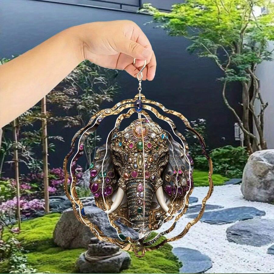 1个精美大象图案风铃，3D旋转金属风铃，带360°旋转挂钩，是装饰庭院、阳台和草坪的理想之选。独特的设计使其成为馈赠亲朋好友、教师、感恩节、圣诞节、万圣节和乔迁之喜的完美礼物（9.84英寸*9.84英寸）（不含吊坠），款式随机。