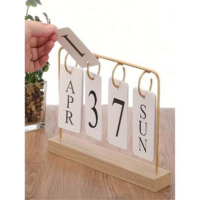 Lịch gỗ cổ điển, kiểu lật trang hiển thị tháng và ngày, thích hợp để trang trí bàn làm việc hoặc nhà cửa, khung mạ vàng. Xin lưu ý, sản phẩm không bao gồm các chức năng lịch chi tiết.