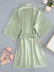 一件女士纯色优雅系带睡袍，性感短款缎面丝绸柔软睡衣，适合新娘、伴娘、居家穿着。婚礼季短款连衣裙，字母图案，和服式睡袍。 - 綠色 - 查看 5