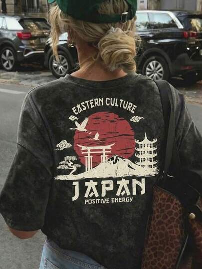 舒适耐穿的酸洗T恤，适合青少年，街头风常规版型，复古日式图案，饰有鸟居和东方文化标语印花