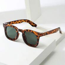 1 chiếc kính thời trang tối giản cá nhân hóa cao cấp dành cho nam, gọng vuông kiểu retro, phù hợp cho du lịch, giải trí, dự tiệc, đi biển và sử dụng hàng ngày. - Khung màu xám trong suốt hình lá trà - Xem 10