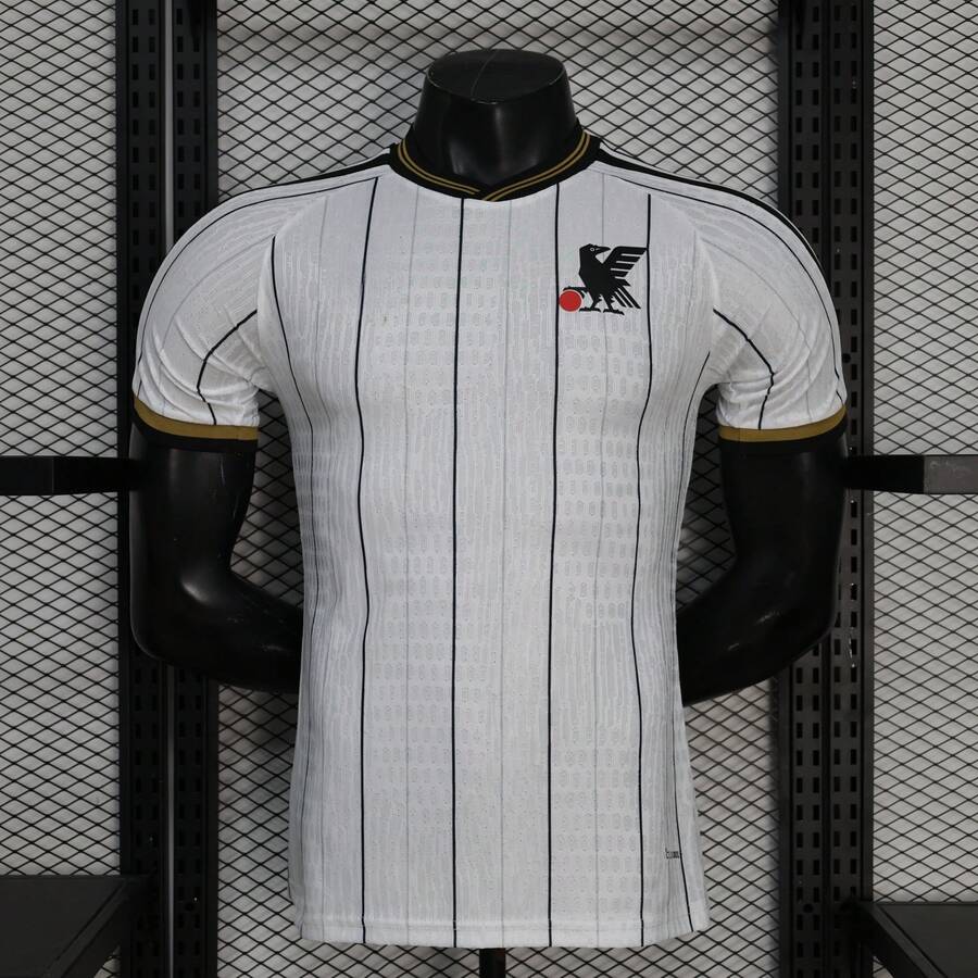 Japan White Black Stripe Retro Soccer Jersey 2026, Unisex Vintage Football Shirt, Couple Matching Streetwear, Premium Sports & Gym Athletic Top - default - 查看 1