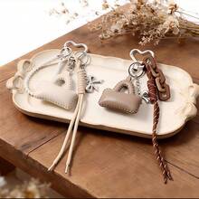 Móc khóa da hình trái tim với mặt dây chuyền hình bướm, tua rua bện, móc kim loại, phụ kiện trang trí túi xách thanh lịch, quà tặng sáng tạo - Nhiều màu - Xem 10