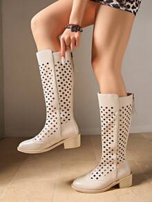 白色尖头粗跟过膝长靴，V 领设计显瘦，镂空网眼夏季西部牛仔女靴 - 米色 - 查看 4