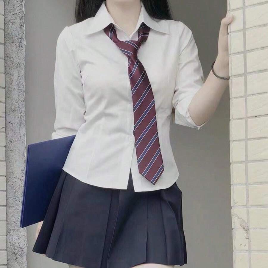 1 chiếc cà vạt sọc màu đỏ tía dành cho nữ, thích hợp làm quà tặng kèm áo sơ mi. - Màu Đỏ Sâu - Xem 1